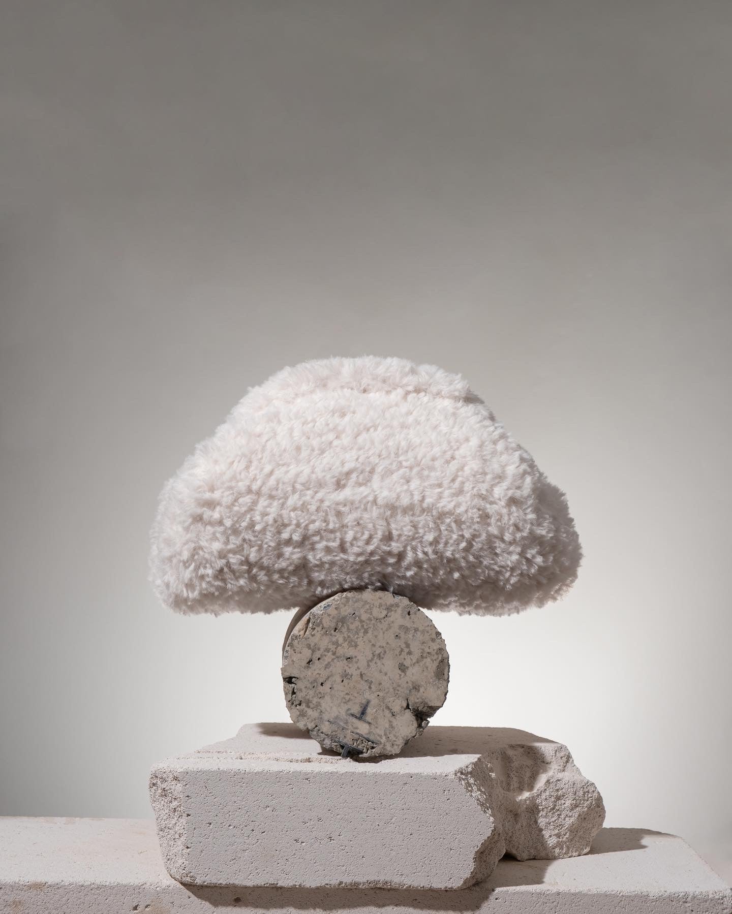 Peanut White Mini